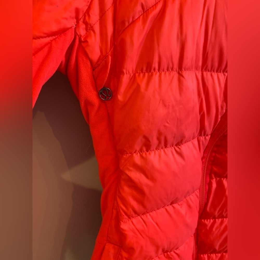 NWOT Lululemon Red Fall/Spring Jacket for Runners - Picture 4 of 16